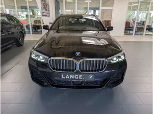 BMW 520 d xDrive M Sport Touring AHK+ELEK.SITZE+RFK Bild 2