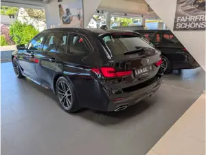 BMW 520 d xDrive M Sport Touring AHK+ELEK.SITZE+RFK Bild 5