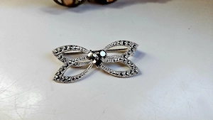 Vintage Schleifenbrosche mit Markasiten 