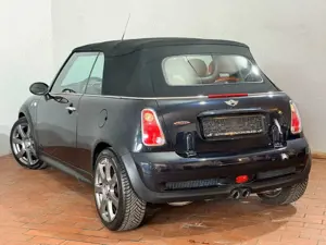 MINI Cooper S Cabrio Cooper S John Cooper Works HK Sound Bild 2