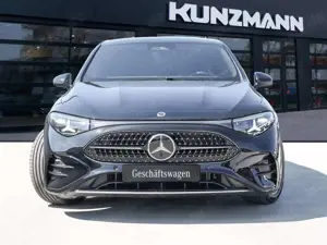 Mercedes-Benz CLA 180 AMG MBUXNavi Panorama KeylessGo AHK Bild 2