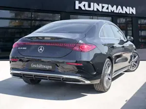 Mercedes-Benz CLA 180 AMG MBUXNavi Panorama KeylessGo AHK Bild 3