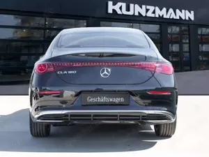 Mercedes-Benz CLA 180 AMG MBUXNavi Panorama KeylessGo AHK Bild 4