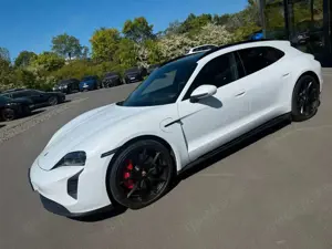 Porsche Taycan Sport Turismo GTS Pano HUD 21" Beif.Displ