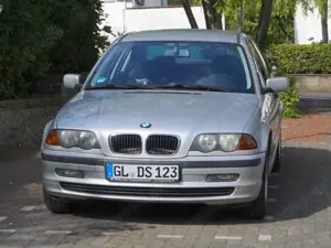 BMW 318 318i