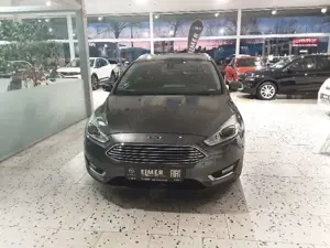 Ford Focus Kombi-Automatikgetriebe-AHK-Rückfahrkamera