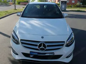 Mercedes-Benz B 180 B 180 7G-DCT Edition B Bild 2