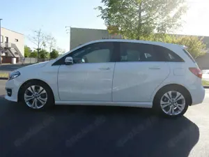 Mercedes-Benz B 180 B 180 7G-DCT Edition B Bild 3