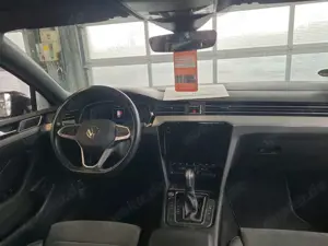 Volkswagen Passat Variant 2.0 TDI DSG Elegance Navi Matrix Bild 3