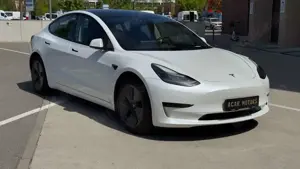 Tesla Model 3 *Stand + Reichweite*Panorama*Autopilot
