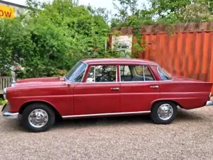 Mercedes-Benz 190 190 Diesel W110 Heckflosse