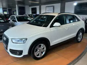 Audi Q3 2.0 quattro Automatik / Navi / Xenon