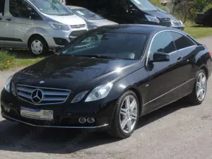 Mercedes-Benz E 200 CGI BlueEfficiency-KLIMA-NAVI-ALU-LEDER-MEMORY