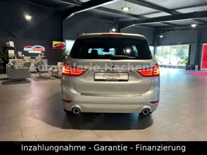 BMW 218 xDr. Advantage/Navi/AHK/LED/EU6 Bild 4