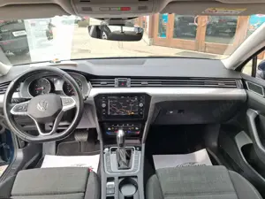 Volkswagen Passat Variant Business LED Kamera AHK Automatik Klima 8fach Bild 4