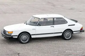 Saab 900