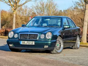 Mercedes-Benz E 240 Avantgarde