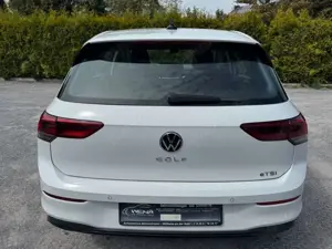 Volkswagen Golf VIII Lim. Life PDC AHK LMF Navi LED Navi 1H Bild 5