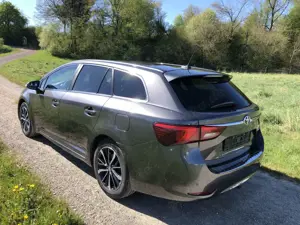 Toyota Avensis Bild 3