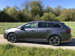 Toyota Avensis Bild 2