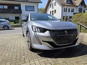 Peugeot e-208 208 Elektromotor 136 GT Pack