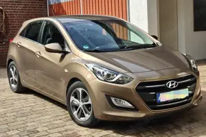 Hyundai i30 blue 1.4 YES! SHZ, Tempomat, Klima, Einparkhilfe
