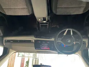 BMW 220 Active Tourer i AHK HUD LCProf el.Aktivsitze adLED Bild 4