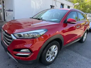 Hyundai TUCSON blue Style 2.0 CRDi*2WD*AHK*KAMERA