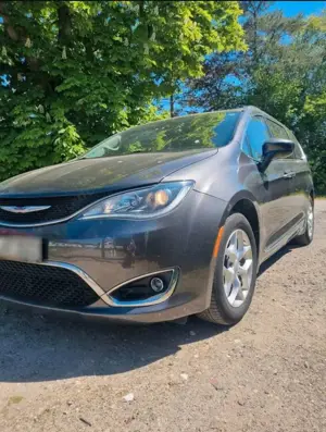 Chrysler Pacifica Touring L