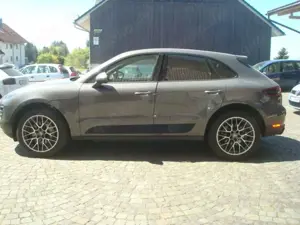 Porsche Macan Macan-S Orginal 32000 km 8 x Alu, AHK, Navi uvm.