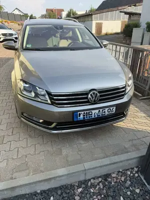 Volkswagen Passat Variant 2.0 TDI DSG BlueMotion Technology Highline Bild 2