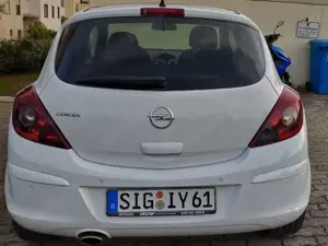 Opel Corsa D 1.4 Color Edition - TÜV NEU (01/27) Bild 3