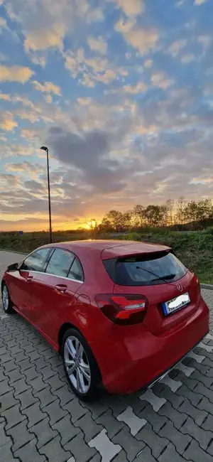 Mercedes-Benz A 200 Sehr gepflegter A200d Urban/Progressive, RüKamera, SportStz. Bild 3