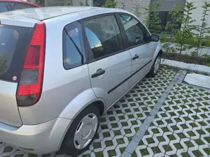 Ford Fiesta Fiesta 1.3 Bild 2