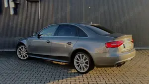 Audi A4 2.0 TDI DPF clean diesel multitronic S line Sportpaket Bild 3