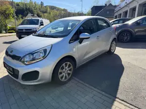 Kia Rio Edition 7 1.4 109PS,Klima,Navi,Neu Tüv