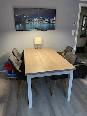Esstisch + 4 drehbare Stühle (Set)