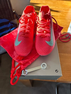 Nike Zoom Vapor 16 Elite SG Fußball    Schuhe EU 42 Neu