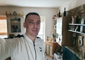 Ich suche eine offene Frau für Treffen in Merseburg oder Raum Halle, Leuna, WSF, Leipzig. 