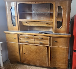 schöner alter Schrank!