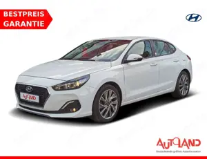 Hyundai i30 Fastback Kamera Sitzheizung Navi TV Tempomat