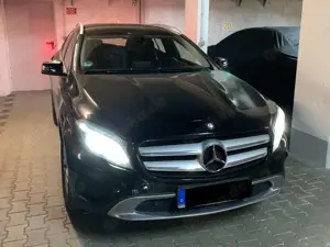 Mercedes-Benz GLA 220 GLA 220 d 7G-DCT Peak Edition