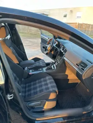 Volkswagen Golf GTI MK 7,5 DSG Virtual Cockpit Keyless RFK DynAudio Bild 4