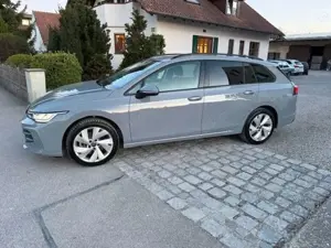 Volkswagen Golf VIII Varia 2.0 TDI 85 kW Life ACC Garantie