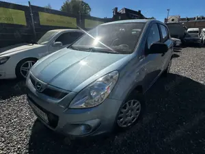 Hyundai i20 Classic *2.HAND / 8-FACH BEREIFT / TÜV NEU*