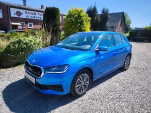 Skoda Fabia Tour *Navi,Klima,Sitzhzg,APP,LED*