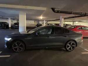 Volvo S60 B4 Plus Dark Bild 2