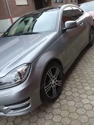 Mercedes-Benz C 220 Mercedes Benz C220 Coupe CDI AMG Optik AUTOMATIK