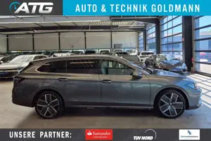 Volkswagen Passat Variant PASSAT VARIANT 2.0 TSI 4M R-LINE IQ PANO HUD AHK