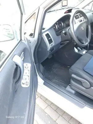 Suzuki Liana